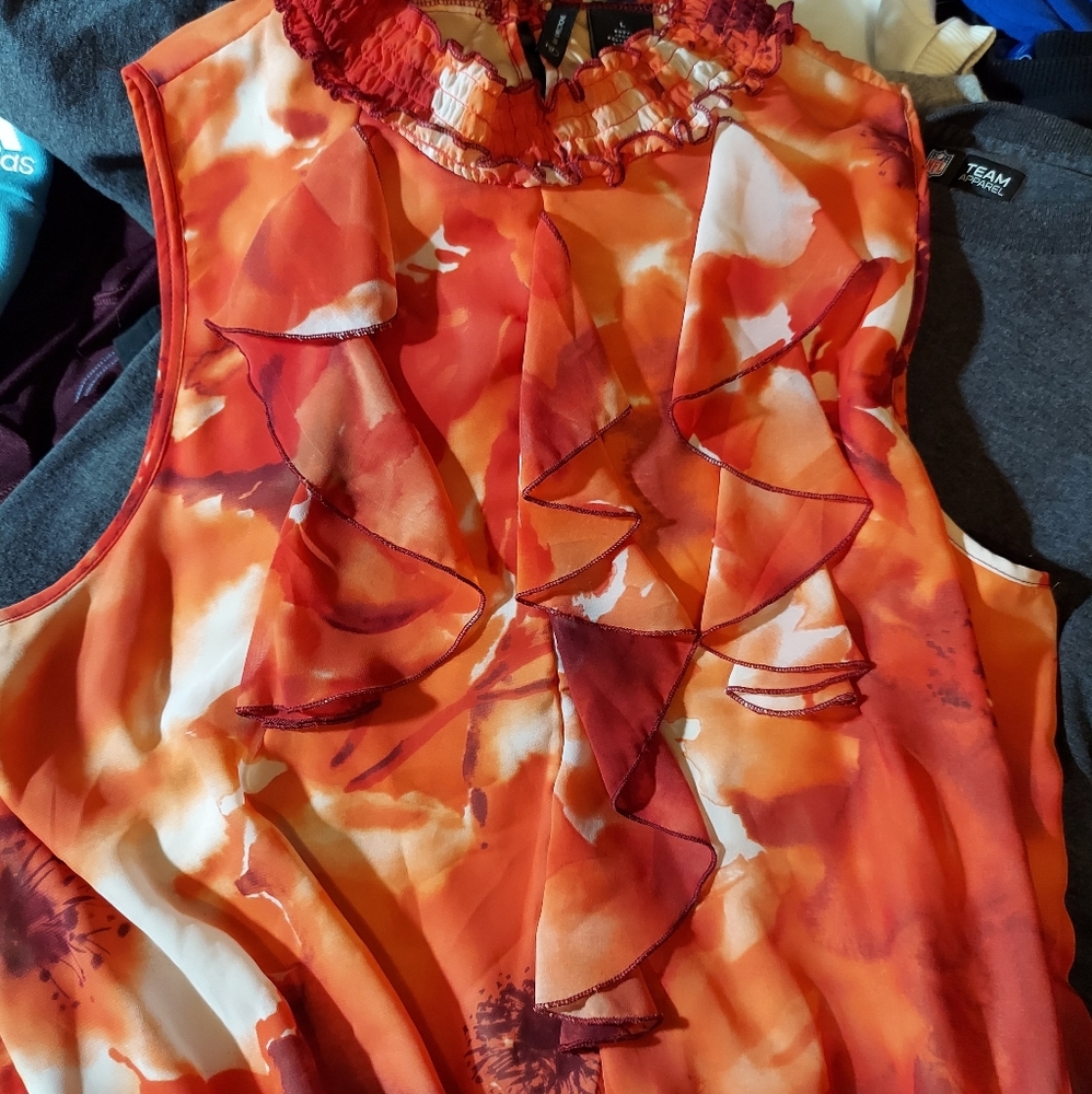 New Directions ruffled sleeveless blouse- burnt orange and white size large - Picture 3 of 9